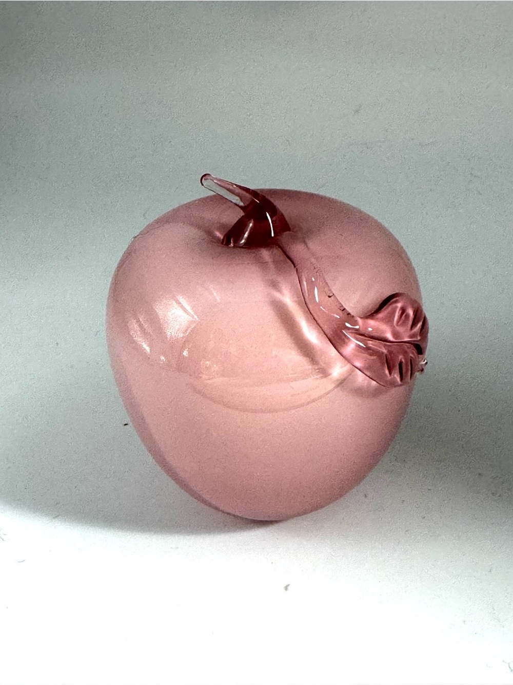 ?Fenton? Dusty Rose Apple Paperweight